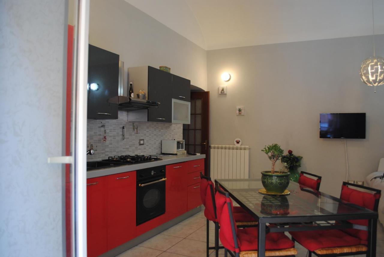 Appartamento A Cas' E Mari Naples Exterior photo